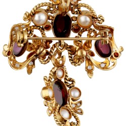 18 kt. Geelgouden Portugese vintage broche / hanger bezet met diamant, granaat, cultivé parel en emaille.