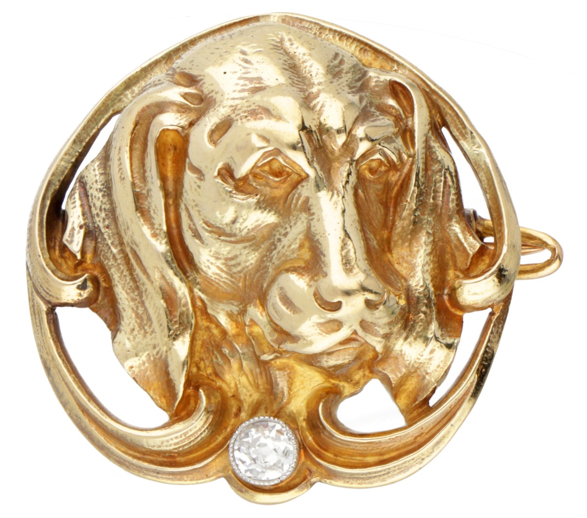 18 kt. Geelgouden Franse art nouveau broche van een jachthond bezet met ca. 0.16 ct. diamant.