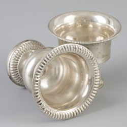(2) delig lot prijsbokalen zilver.
