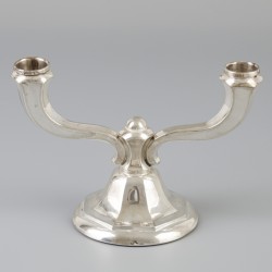 Kandelaar zilver.