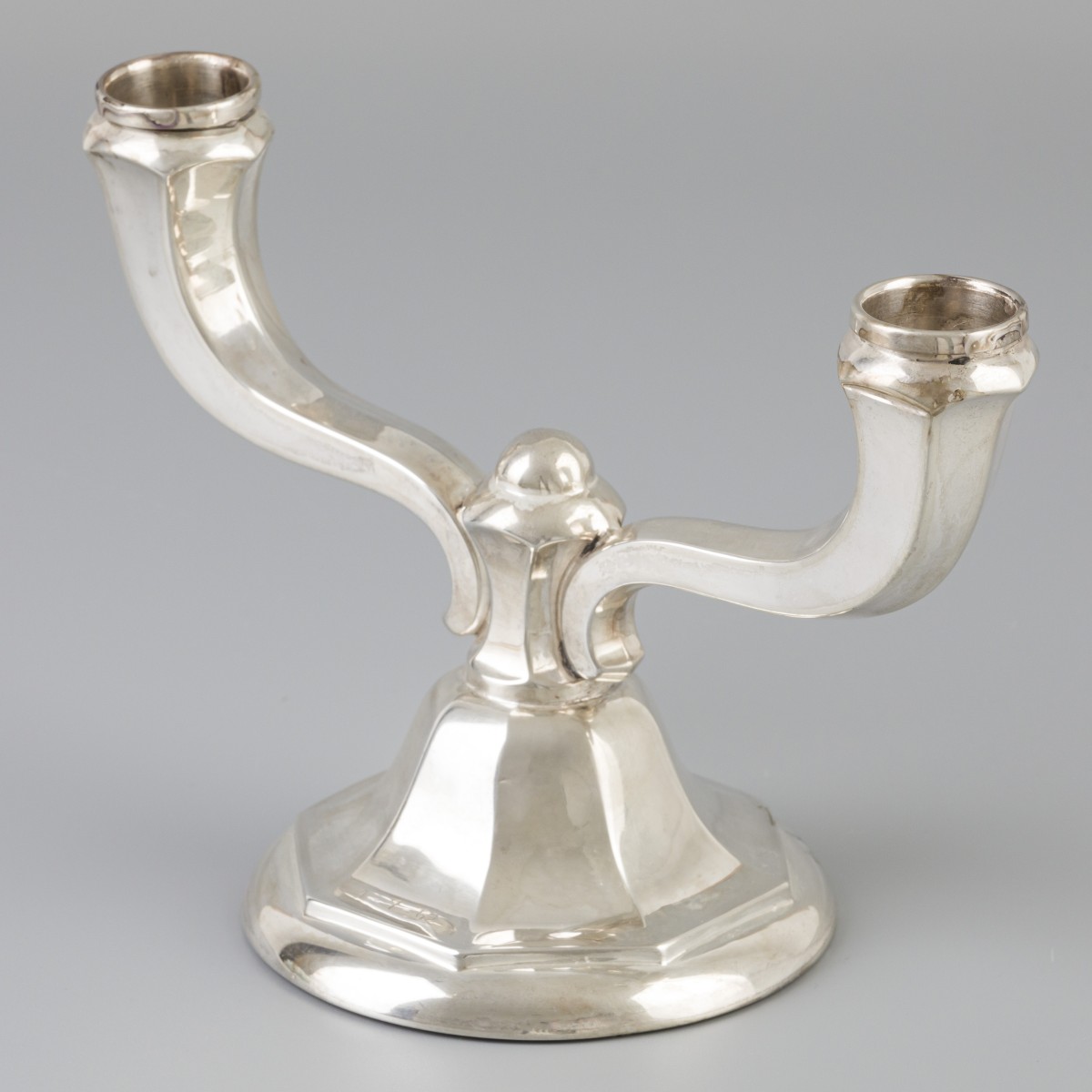 Kandelaar zilver.