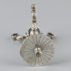 Miniatuur rouletteman / tombola zilver.