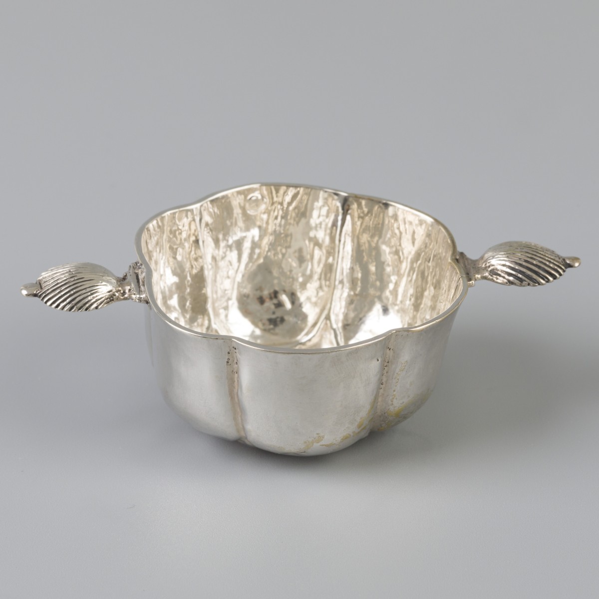 Miniatuur brandewijnkom (18e-eeuws) zilver.