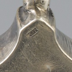 Miniatuur staand horloge zilver.