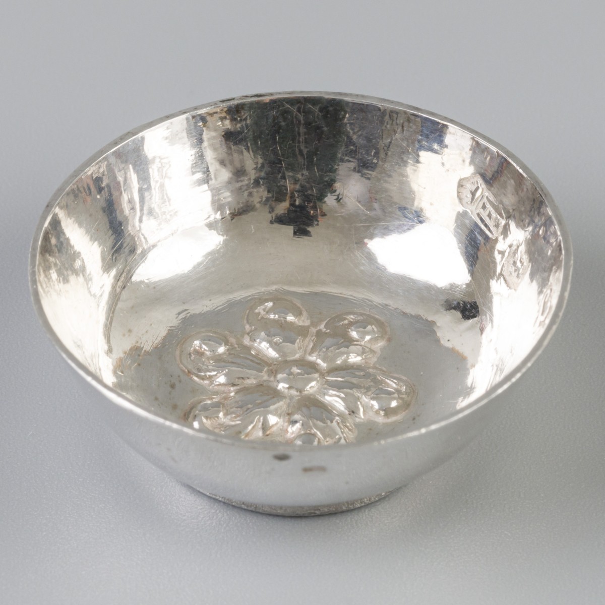 Miniatuur spoelkom zilver.