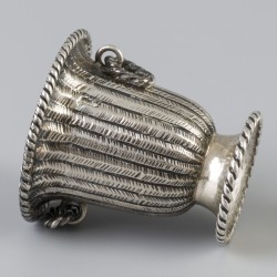 Miniatuur mandje zilver.
