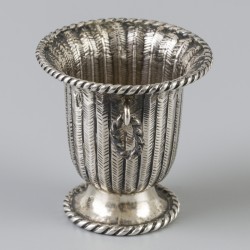 Miniatuur mandje zilver.