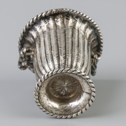 Miniatuur mandje zilver.