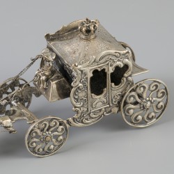 Koninklijke koets miniatuur zilver.