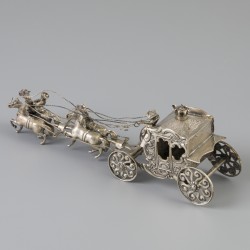 Koninklijke koets miniatuur zilver.