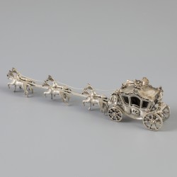 Miniatuur koninklijke koets met paarden zilver.