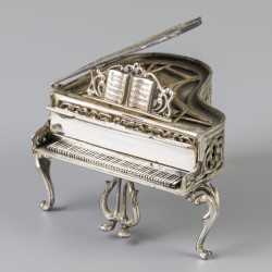 Miniatuur vleugelpiano / speeldoos zilver.
