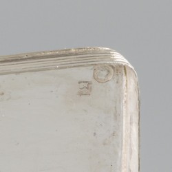 Tabaksdoos zilver.
