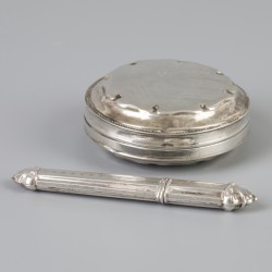 Pepermuntdoosje & naaldenkoker zilver.