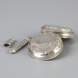 Pepermuntdoosje & naaldenkoker zilver.