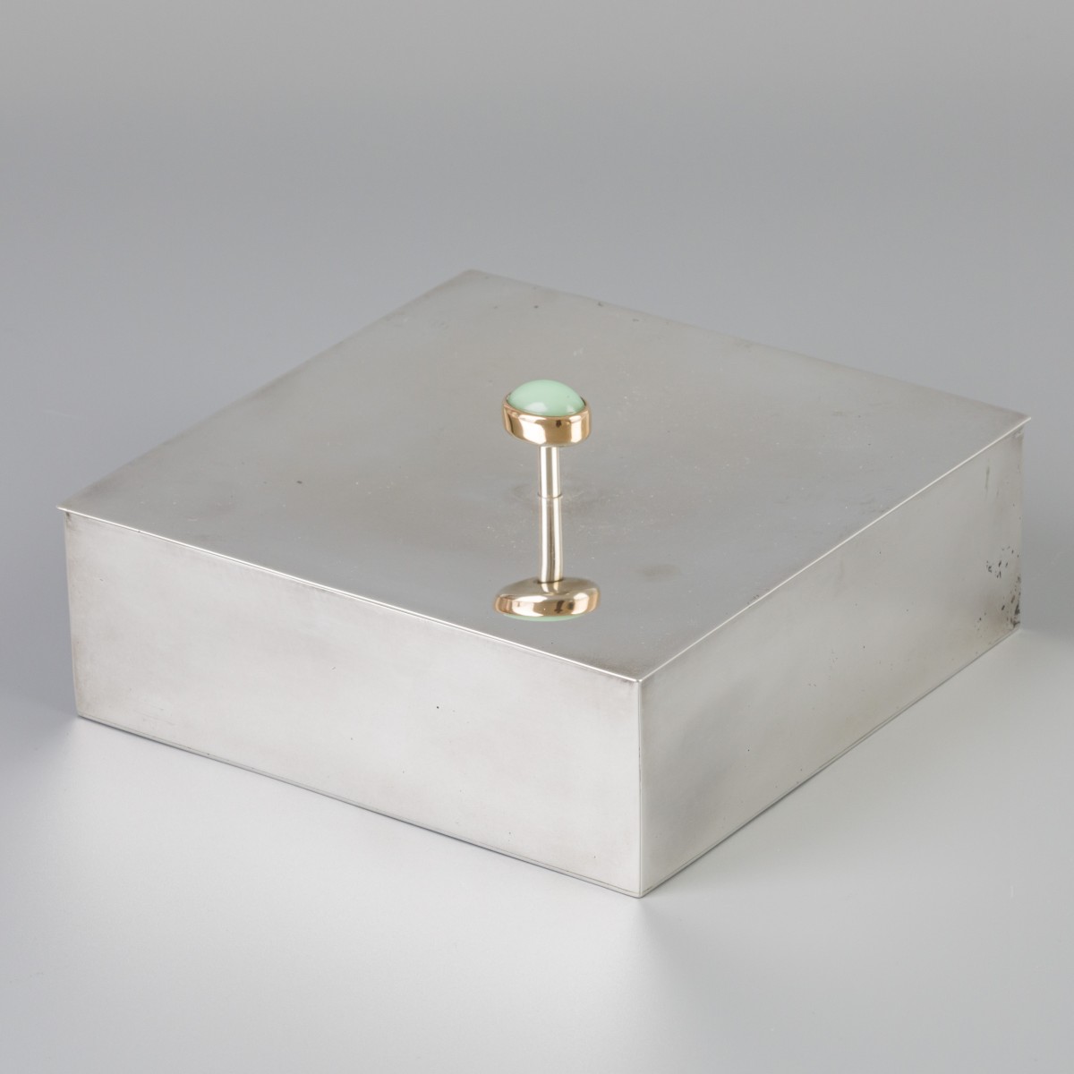 Koektrommel met chrysopraas (Amsterdam / Heemstede, Jurriën Schiff 1997) zilver.