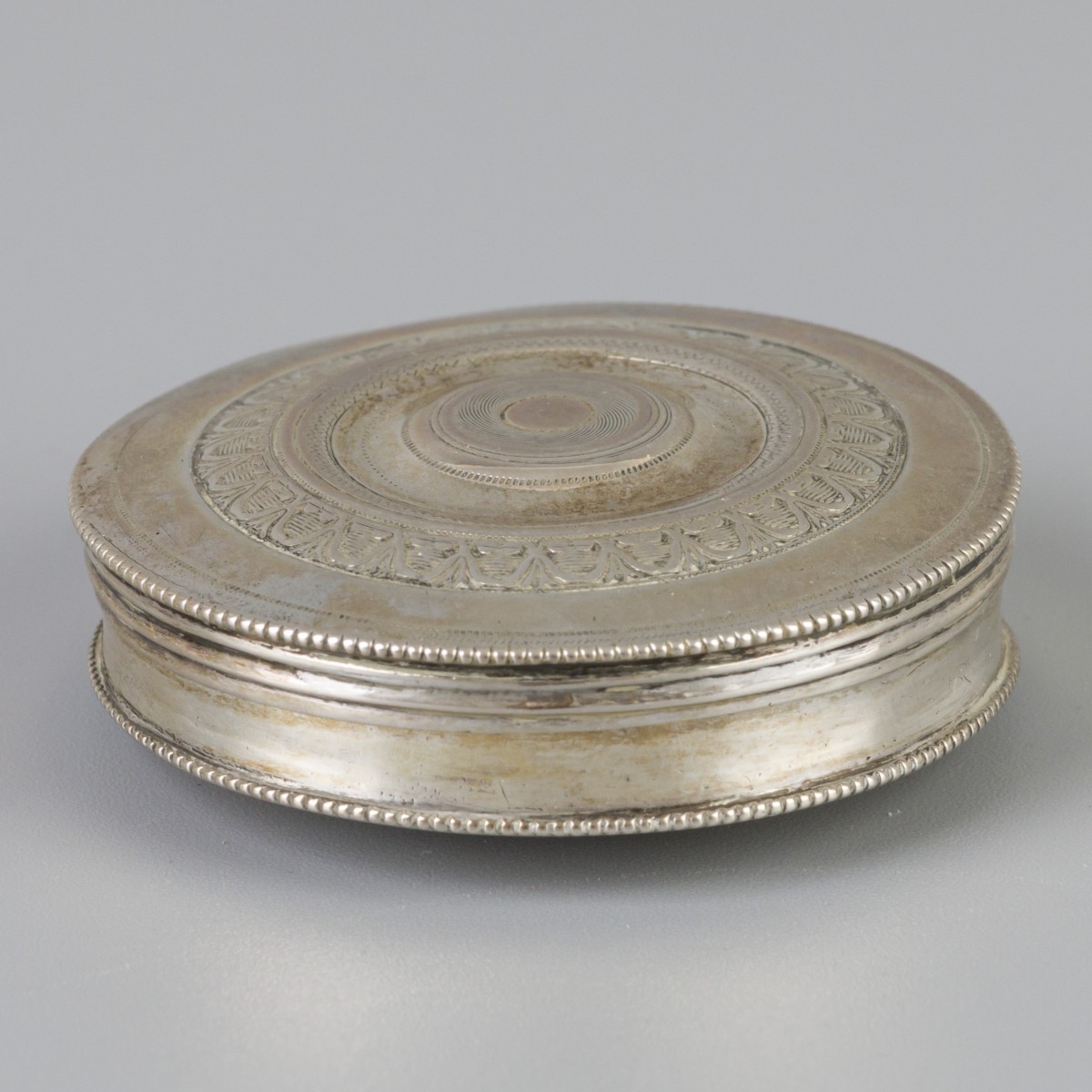 Pepermuntdoosje (Schoonhoven, Willem van Vlierden 1828) zilver.