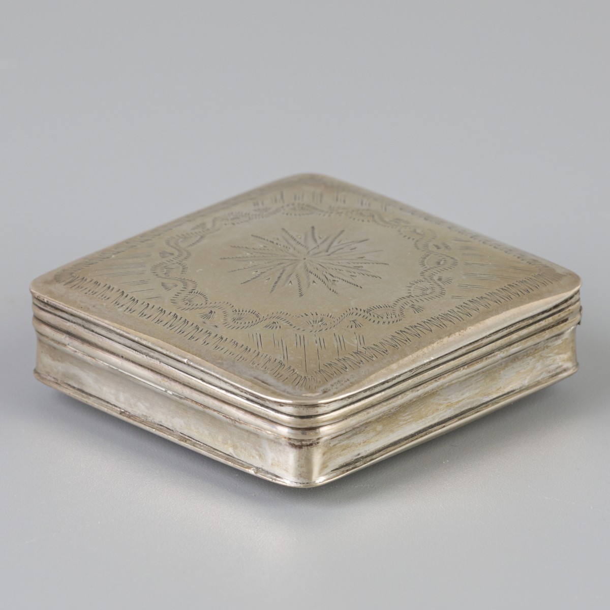 Pepermuntdoosje (Schoonhoven, Cornelis van Dam Kooijman 1853) zilver.