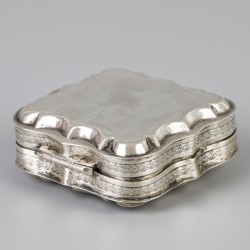 Pepermuntdoosje (Groningen, Albertus Riedenberg 1857) zilver.