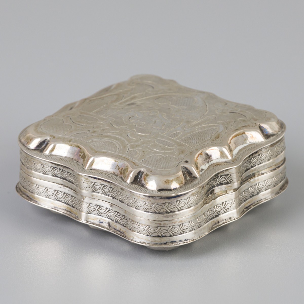 Pepermuntdoosje (Groningen, Albertus Riedenberg 1857) zilver.