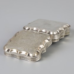 Pepermuntdoosje (Groningen, Albertus Riedenberg 1857) zilver.