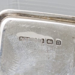 Postzegeldoosje (Birmingham, Ahronsberg Brothers 1912) zilver.