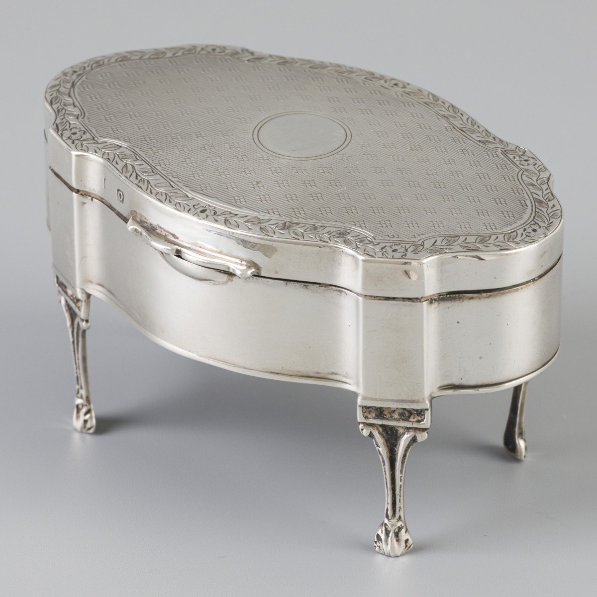 Sieradenkistje (Birmingham, Edward Souter Barnsley & Co 1913) zilver.