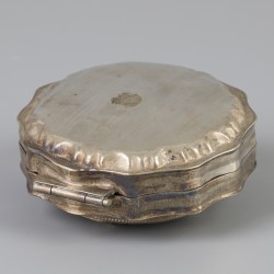 Pepermuntdoosje zilver.