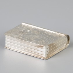 Pillendoosje zilver.