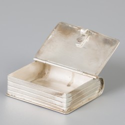 Pillendoosje zilver.