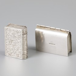 2-delig lot pillendoosjes zilver.