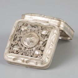 Pepermuntdoosje / poederdoos zilver.