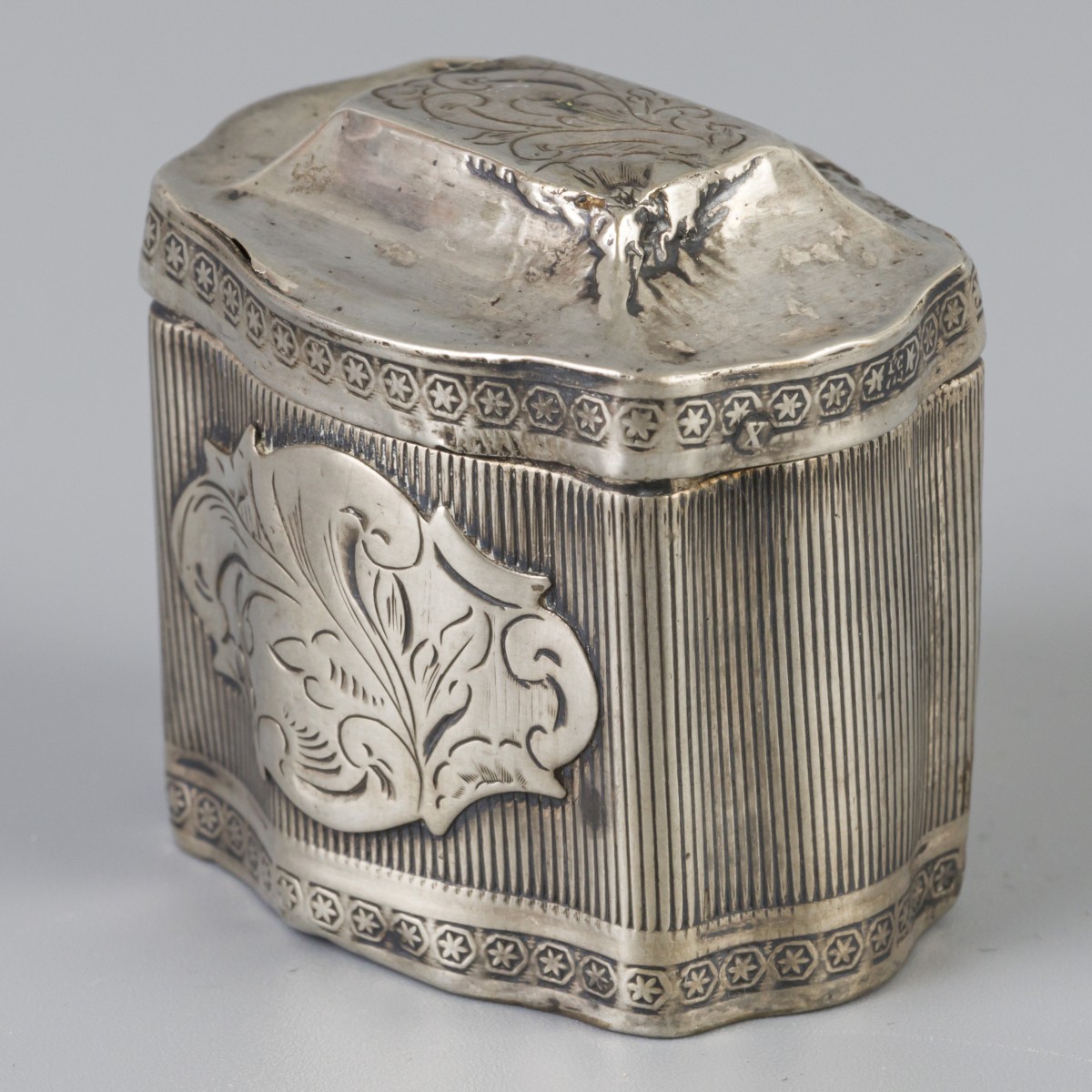 Lodereindoosje (Leeuwarden, Paulus Riddersma Cabboes 1836-1859) zilver.