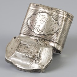 Lodereindoosje (Leeuwarden, Paulus Riddersma Cabboes 1836-1859) zilver.