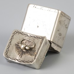 Lodereindoosje (Schoonhoven, Jan Kuijlenberg 1823) zilver.