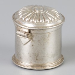 Lodereindoosje (Amsterdam 1804) zilver.