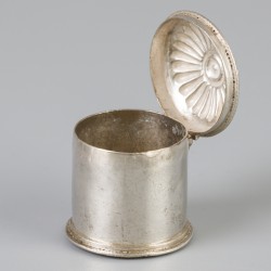 Lodereindoosje (Amsterdam 1804) zilver.