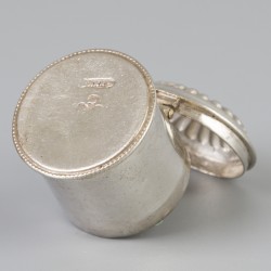 Lodereindoosje (Amsterdam 1804) zilver.