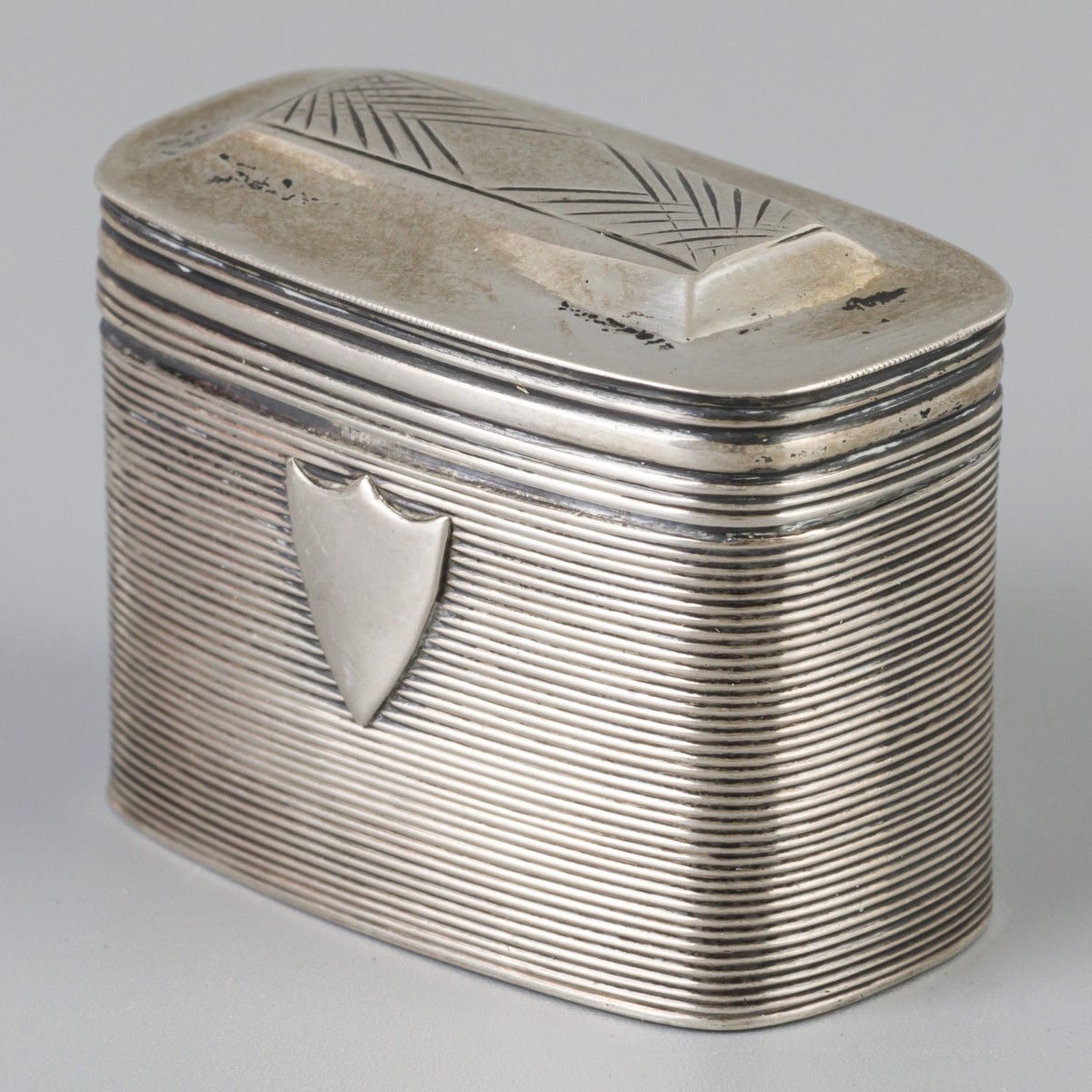 Lodereindoosje (Schoonhoven, Andries Graves Kooiman / Klaaske Leverland Mopman 1842) zilver.