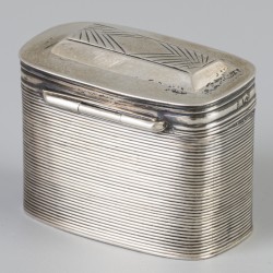 Lodereindoosje (Schoonhoven, Andries Graves Kooiman / Klaaske Leverland Mopman 1842) zilver.