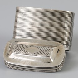 Lodereindoosje (Schoonhoven, Andries Graves Kooiman / Klaaske Leverland Mopman 1842) zilver.
