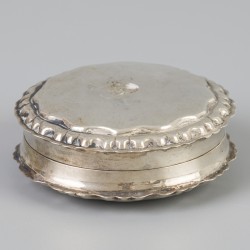Pepermuntdoosje (Schoonhoven, J. Niekerk 1976) zilver.