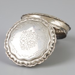 Pepermuntdoosje (Schoonhoven, J. Niekerk 1976) zilver.