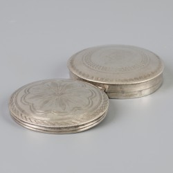 Pepermuntdoosje zilver.
