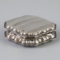 Pepermuntdoosje (Schoonhoven, Jan Hooijkaas 1866) zilver.