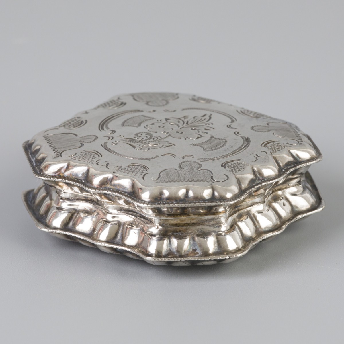 Pepermuntdoosje (Schoonhoven, Jan Hooijkaas 1866) zilver.