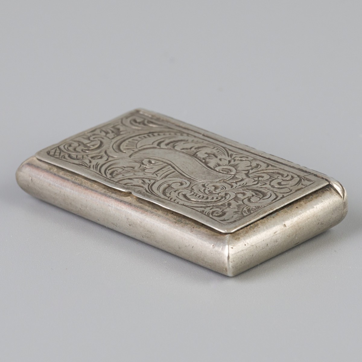 Tondeldoosje (Amsterdam, Jacob Nicolaas Kramer 1826-1853) zilver.