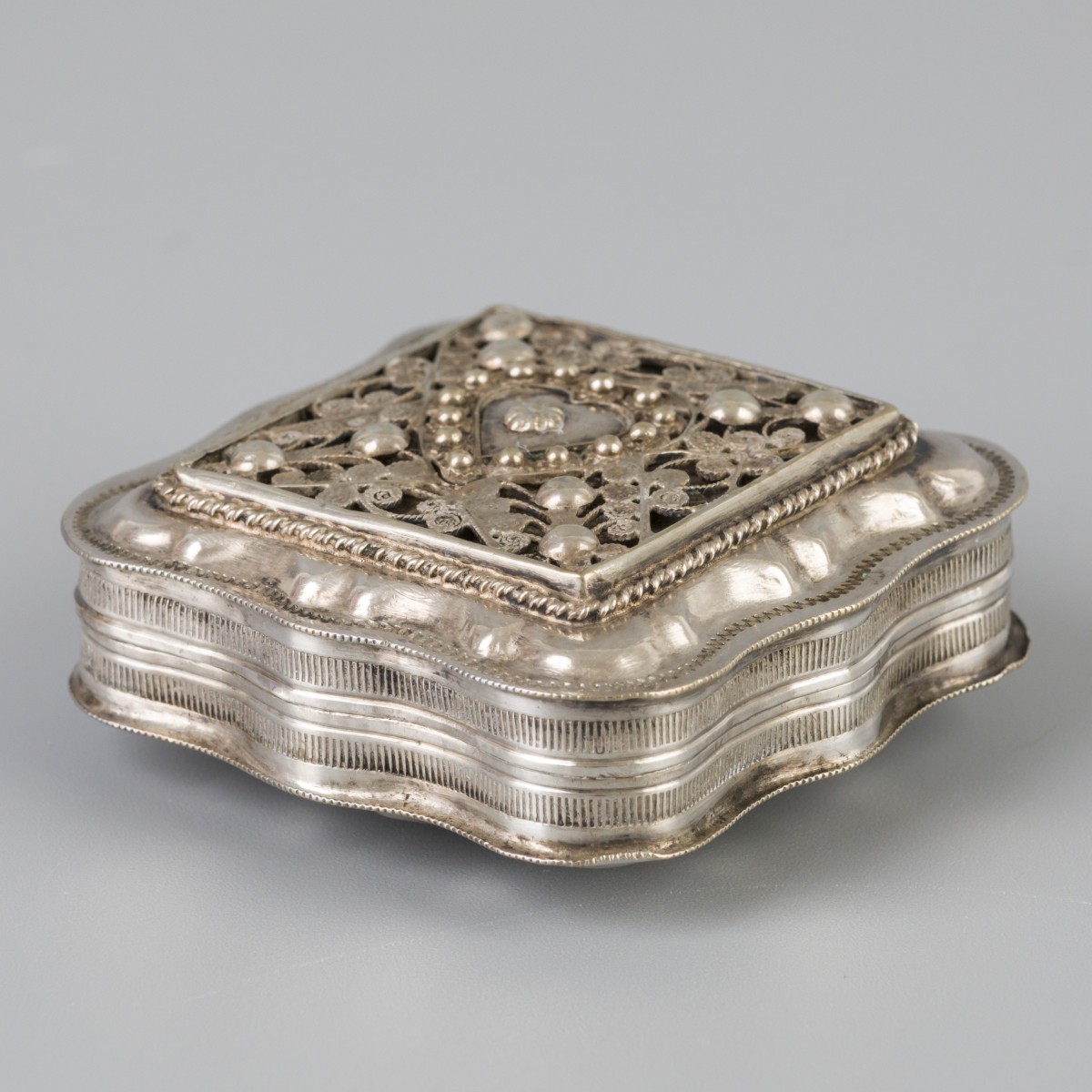 Pepermuntdoosje (Schoonhoven, Jacobus van Dam 1863) zilver.