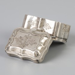 Lodereindoosje (Schoonhoven, Gerrit Greup Regtdoorzee 1888-1911) zilver.