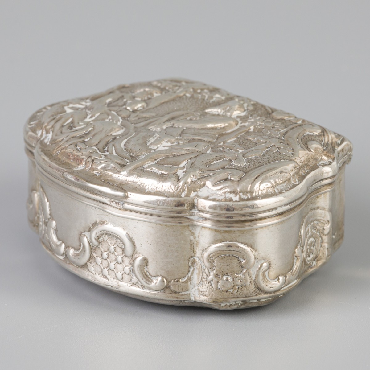 Snuifdoos (18e eeuw?) zilver.